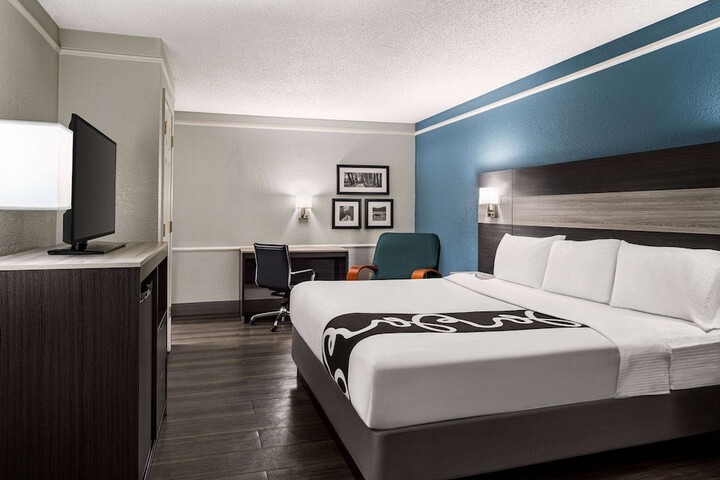 Room 17 of 31