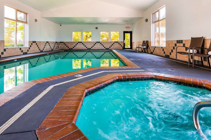 Best Western Plus Hartford Lodge