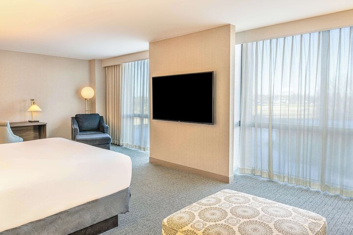 Room 53 of 127