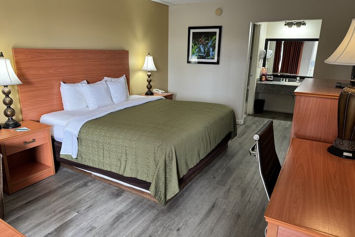 Room 14 of 24
