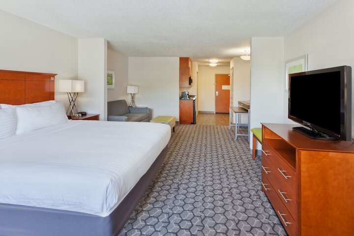 Room 32 of 51