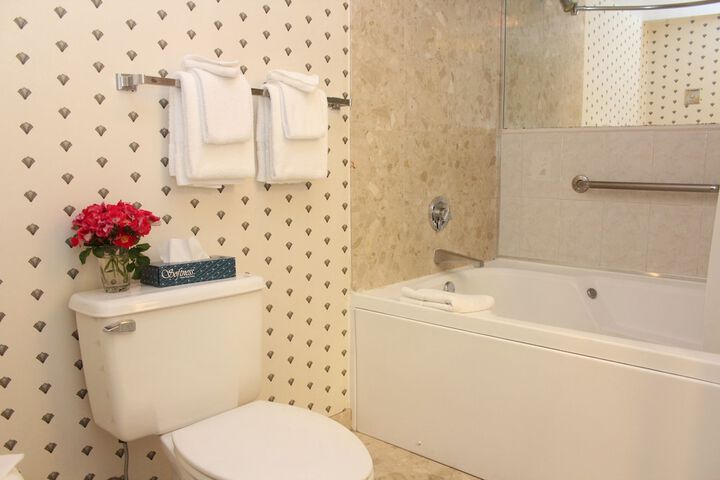 Room 12 of 27