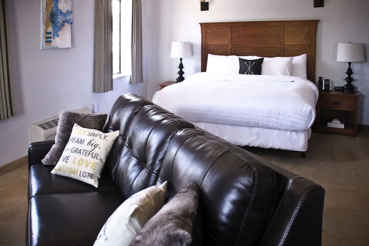 Room 12 of 24