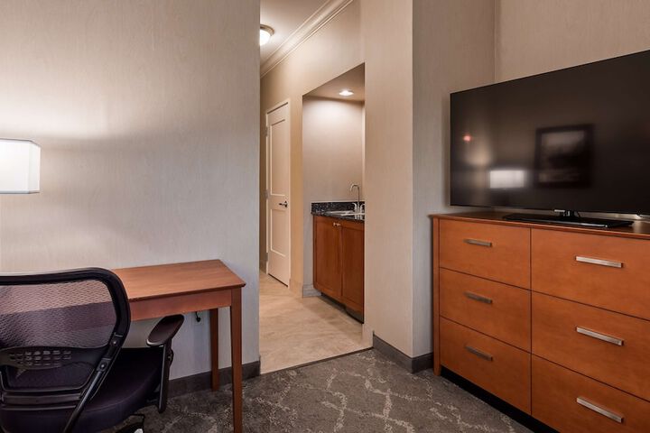 Room 27 of 62
