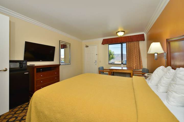 Room 27 of 49