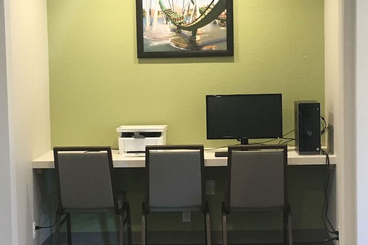 Business Center 47 of 47
