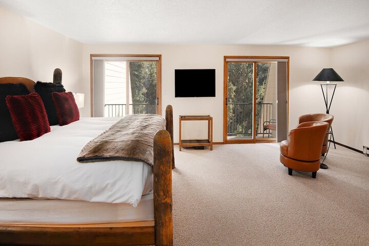 Room 13 of 26