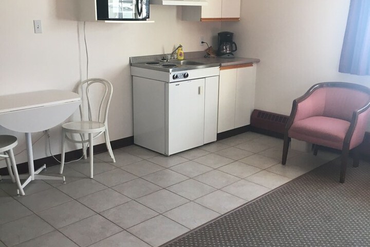 Room 11 of 36