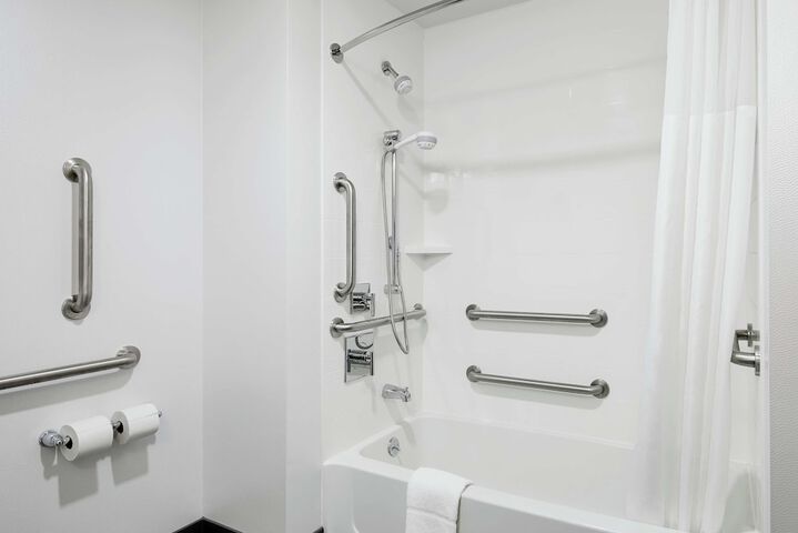 Hampton Inn & Suites Chicago Waukegan