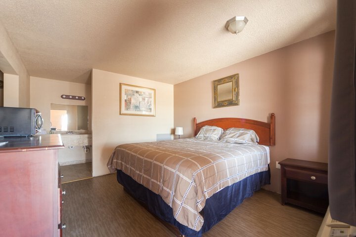 Room 16 of 19