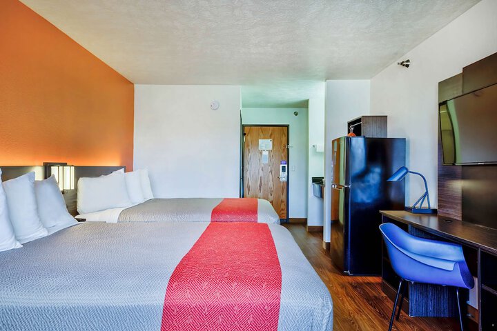 Motel 6 Percival IA