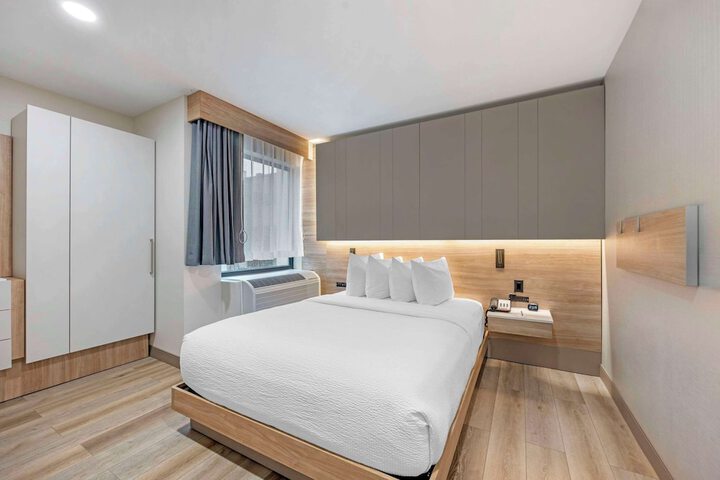 Room 34 of 51