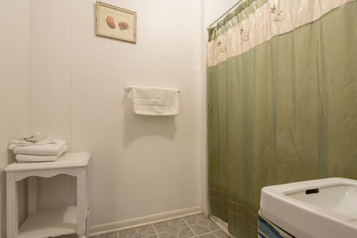Room 35 of 309