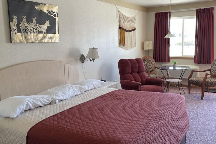 Room 25 of 54