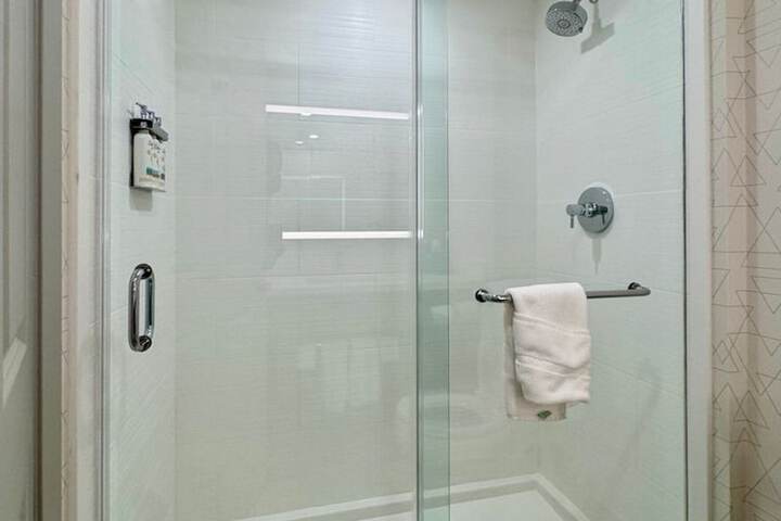 Holiday Inn Express & Suites Brampton by IHG