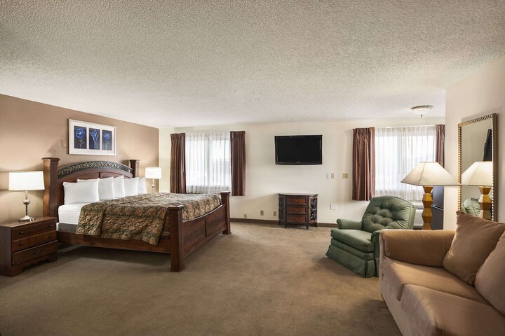 Room 10 of 21