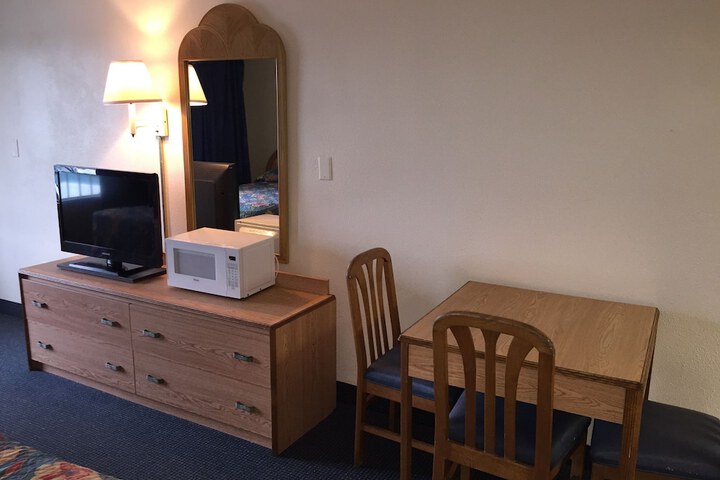 Room 18 of 50