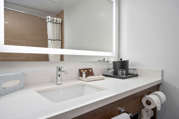 Room 21 of 48