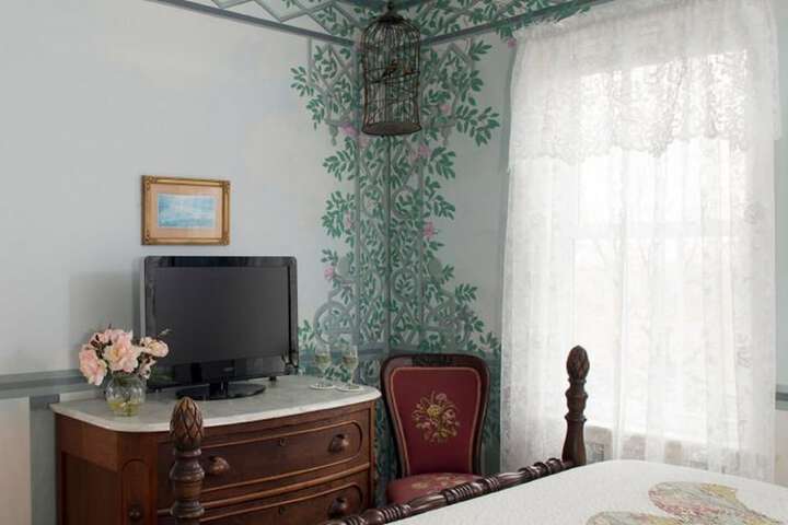 Room 30 of 85