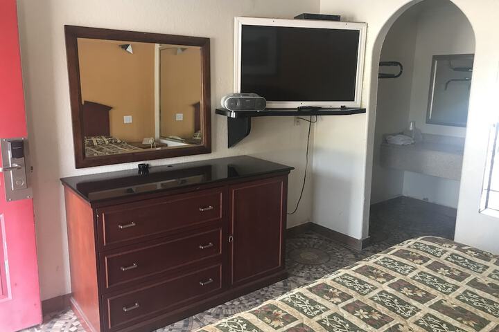 Room 7 of 14