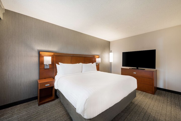 Room 34 of 42