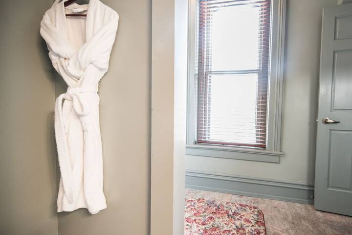 Room 25 of 63