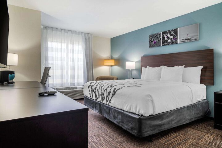 Room 8 of 32