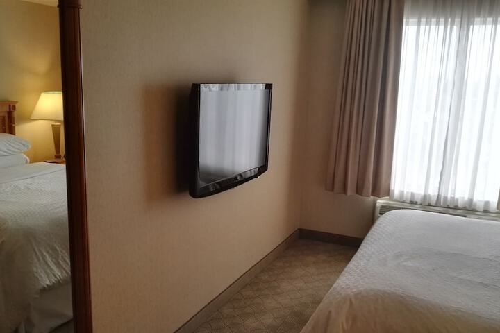 Room 48 of 59