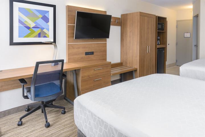 Room 11 of 50