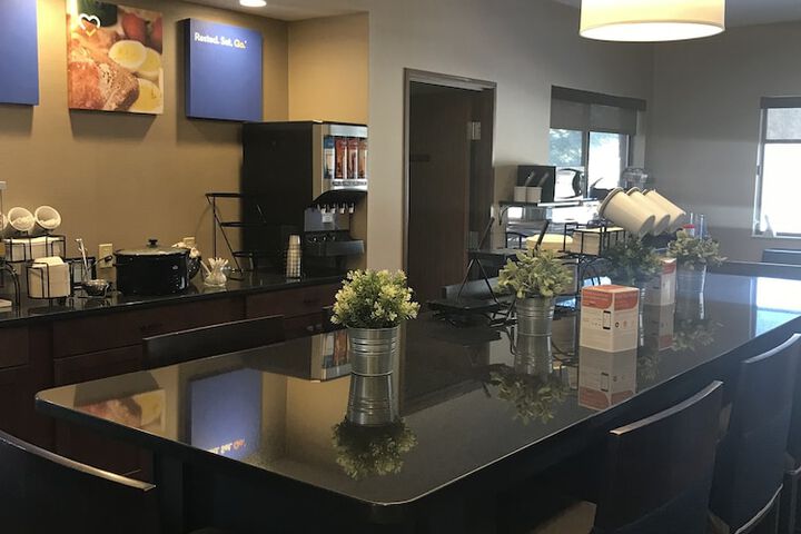 Breakfast/Coffee Service 48 of 64