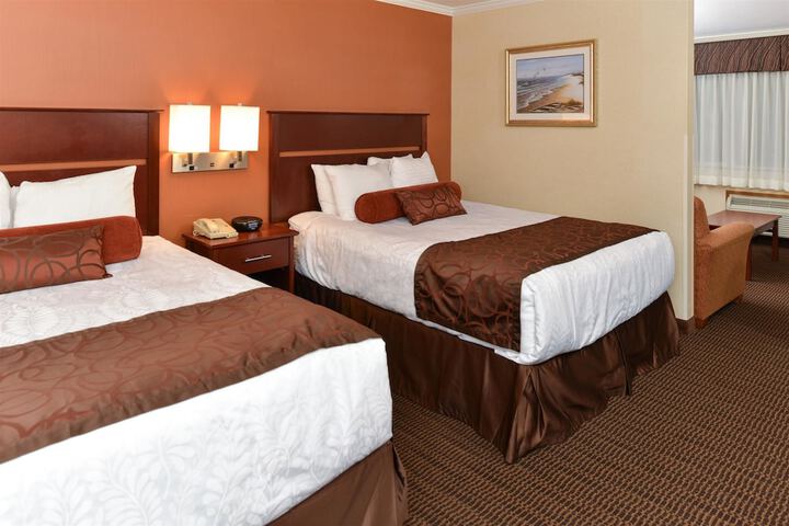 Best Western Plus Landmark Inn