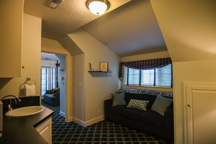 Room 22 of 144