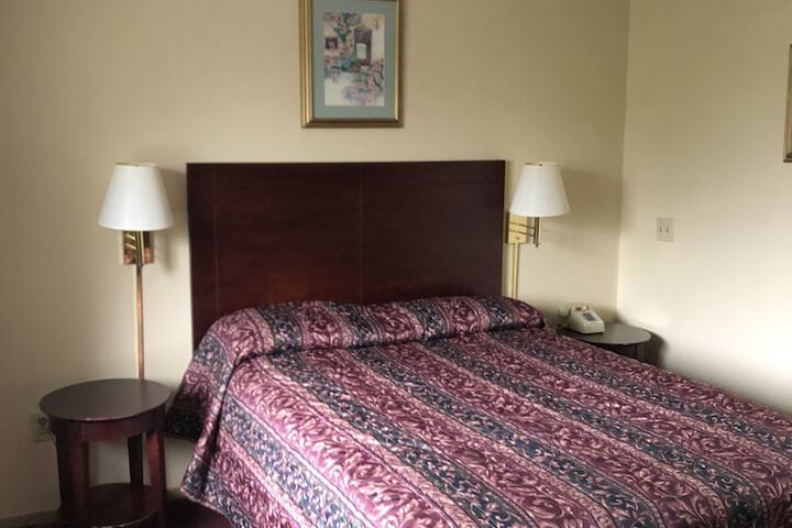 Room 13 of 38