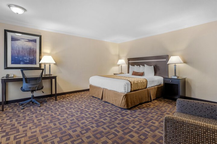 Best Western Plus Inn of Hayward