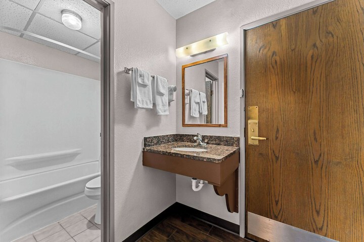 Room 20 of 40