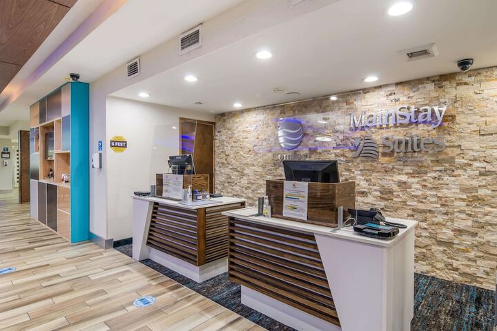 Comfort Inn & Suites Pittsburgh Fox Chapel
