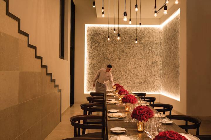 Dining 63 of 103