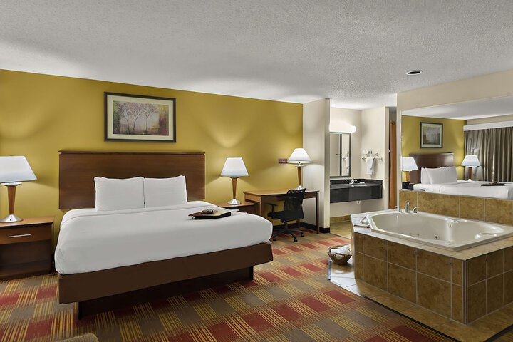 Room 16 of 39