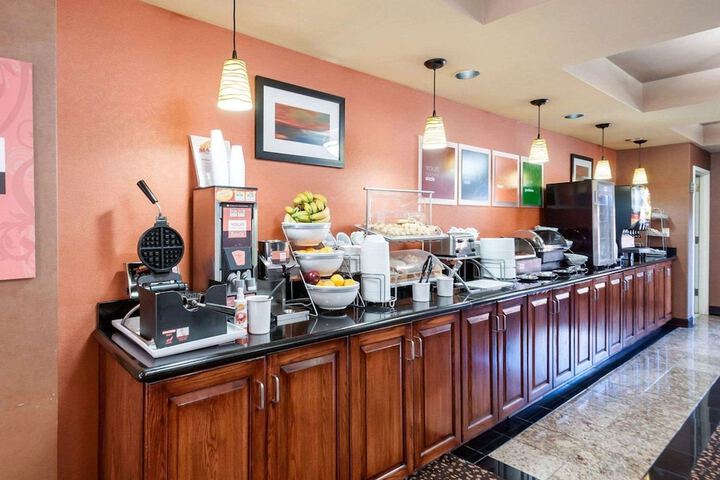 Breakfast/Coffee Service 25 of 34