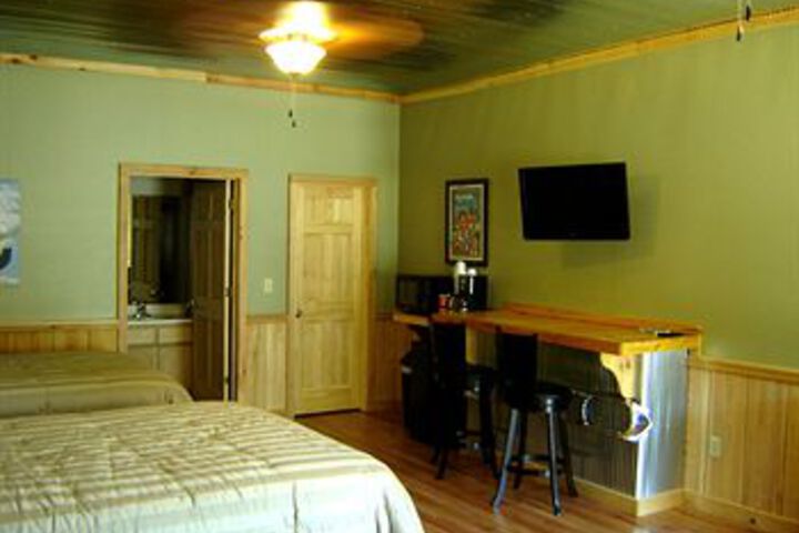 Bluestown Inn