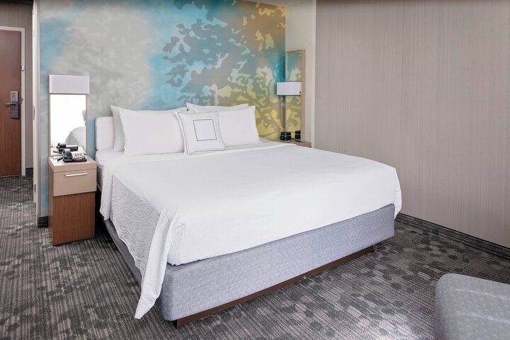 Room 6 of 19