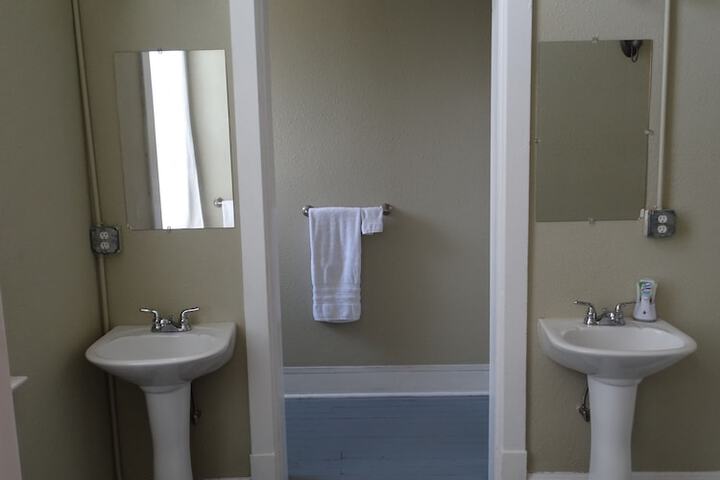Room 54 of 69