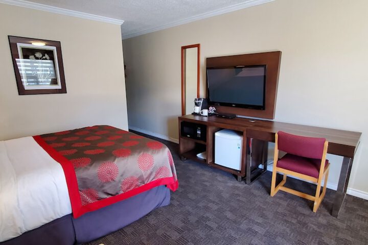 Room 9 of 15