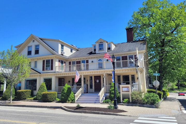 The Kennebunk Inn