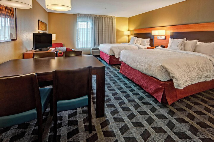 Room 13 of 22