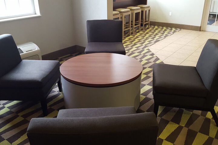 Microtel Inn & Suites by Wyndham Bellevue / Omaha