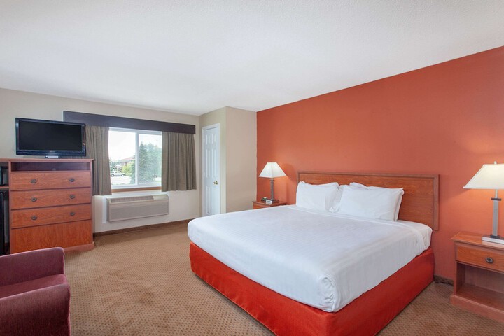 Room 8 of 25