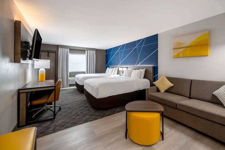 Room 9 of 14
