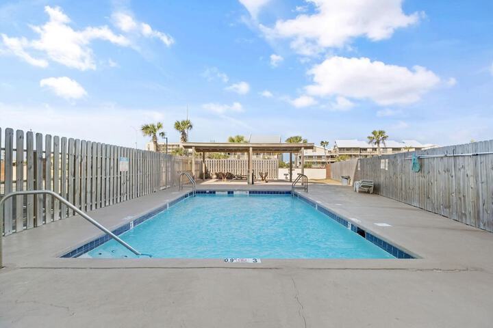 Pool 6 of 32