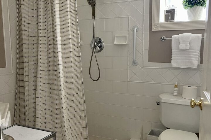 Room 64 of 69